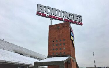 BOUNCE INC