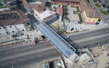 PASSERELLA PEDONALE - SERRAVALLE DESIGNER OUTLET